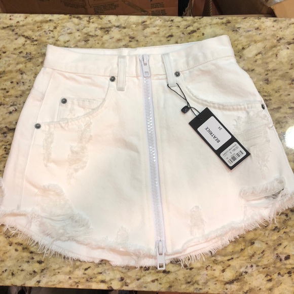 White denim skirt with zipper Clearance